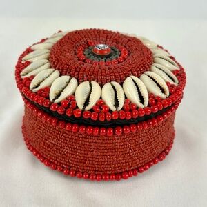 Tozai Home Crowley Shells Trinket Box Red Beads Jewelry Case wLid 4 in Round